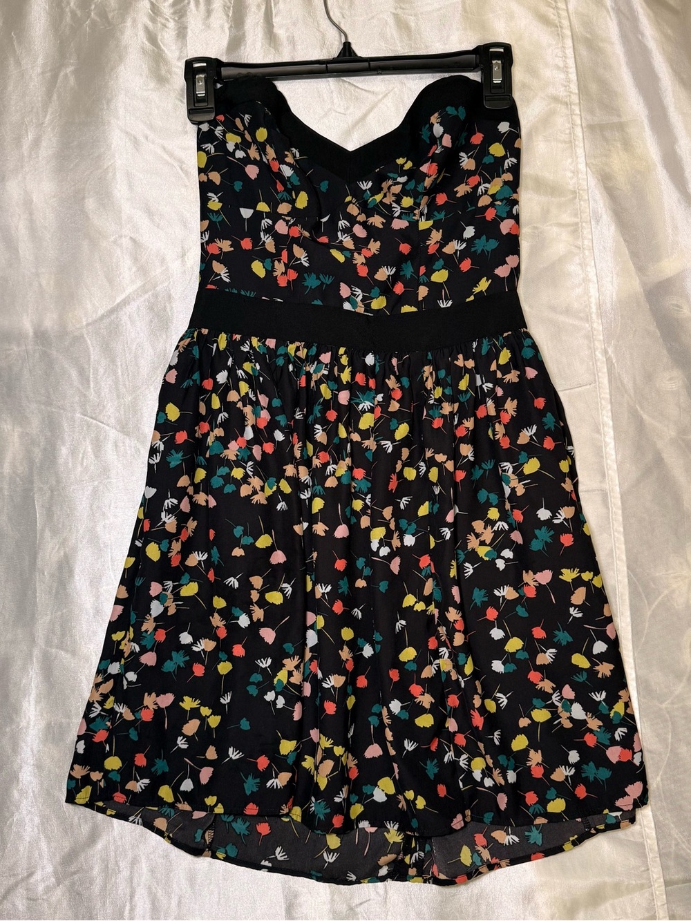 Kimchi Blue Strapless Mini Dress Size 4 Black Floral Lightweight Minimalist Cute